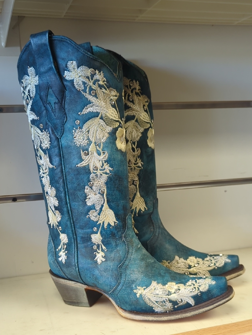 New Women's Corral A4361